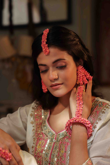 Ahmar - Maang Tikka, Earrings & Haath Phool