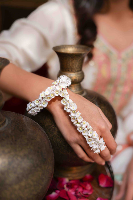 Gul - Maang Tikka, Earrings & Haath Phool