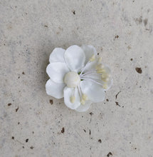 Five Flower Necklace