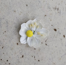 Load image into Gallery viewer, Silk Flower Gajra
