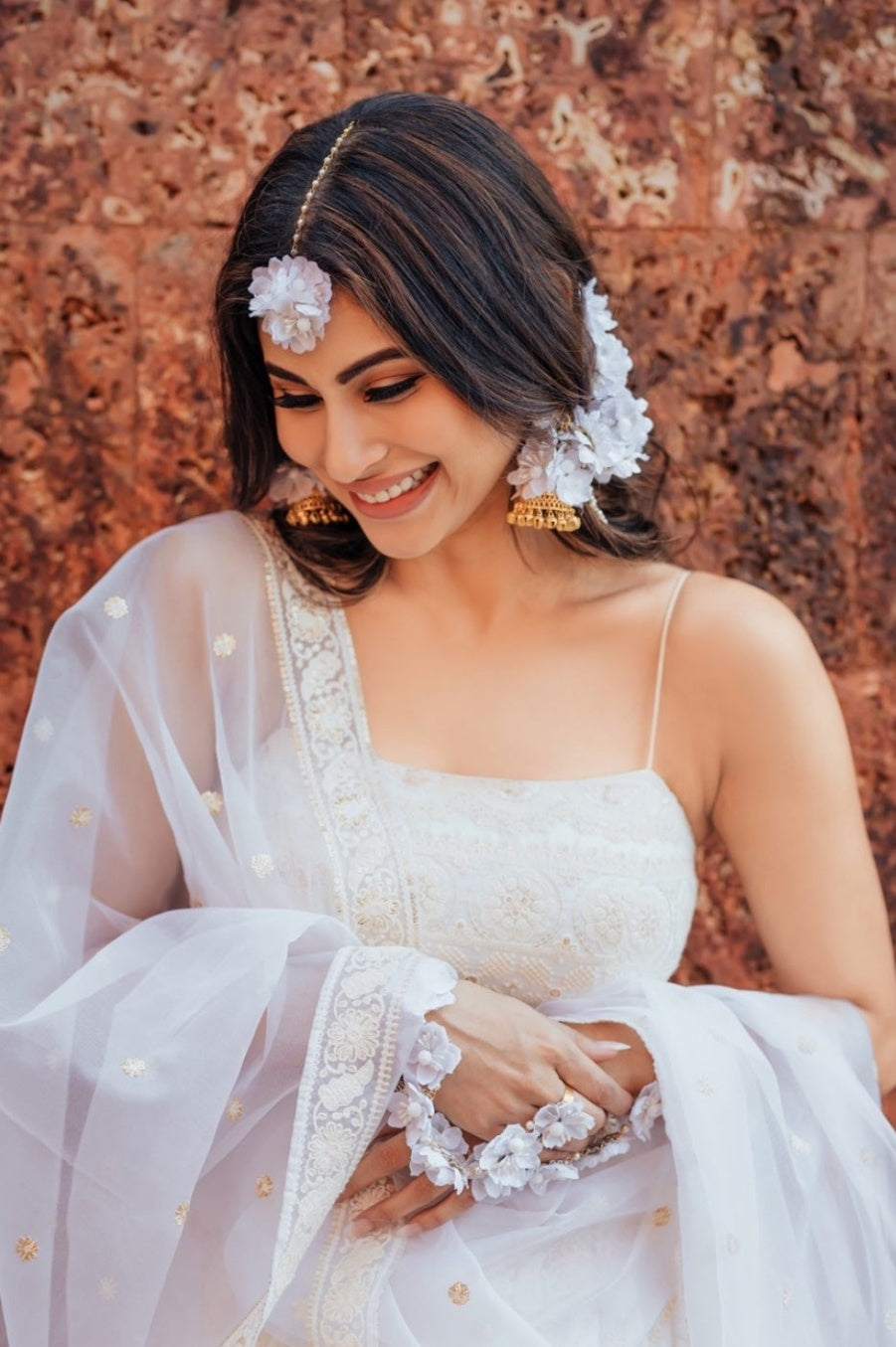 Mouni Roy - Maang Tikka, Jhumki with Floral Kaanchain & Haath Phool (4FRMT, JFK, 1RHP)