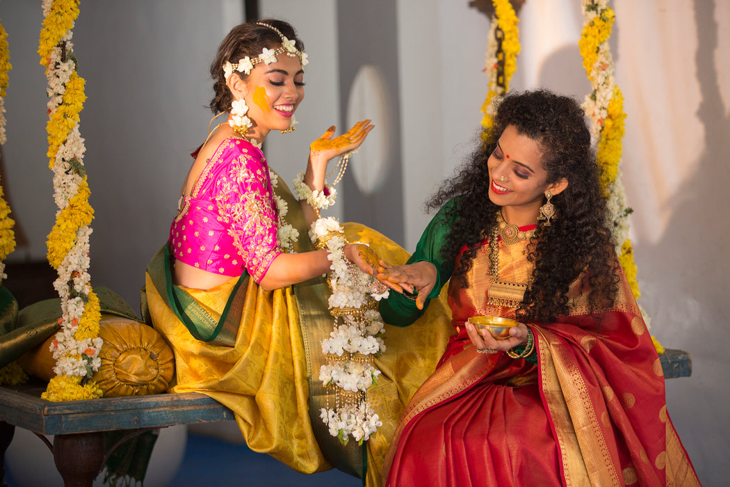 Maatha Patti, Jhumkas, Rani Haar, Haath Phool & Kaleere