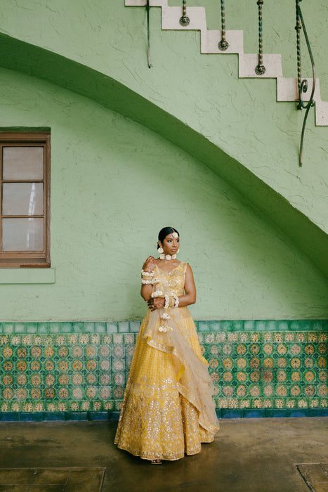 Maang Tikka, Earrings, Choker, Floral Bangles & Kaleere
