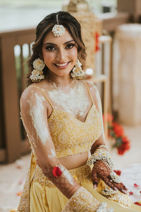 Real bride inspiration featuring weightless sustainable paper floral Jhumkas earrings.