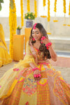 Bride in Basic Set - Maang Tikka, Jhumkie & Haath Phool