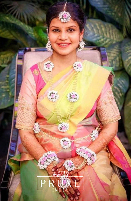 Maang Tikka, Earrings, Necklace, Haath Phool & Kamar Bandh