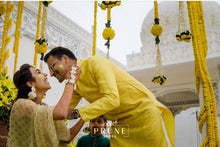 Load image into Gallery viewer, Bride in Set of Four - Maang Tikka , Jhumkie , Haath Phool &amp; Anklets
