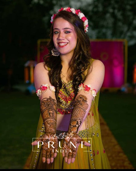 Bride in Set of Two - Full Tiara & Bajubandh