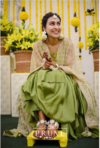 Bride in Set of Four - Maang Tikka , Jhumkie , Haath Phool & Anklets