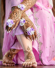 Bride in Four Flower Light Haath Phool