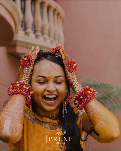 Bride in Basic Set - Maang Tikka, Earring & Haath Phool