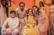 Bride in Set of Four - Four Flower Round Maang Tikka , Jhumkie , Haath Phool & Kaleere