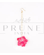 Load image into Gallery viewer, Hot Pink Single Flower Maang Tikka
