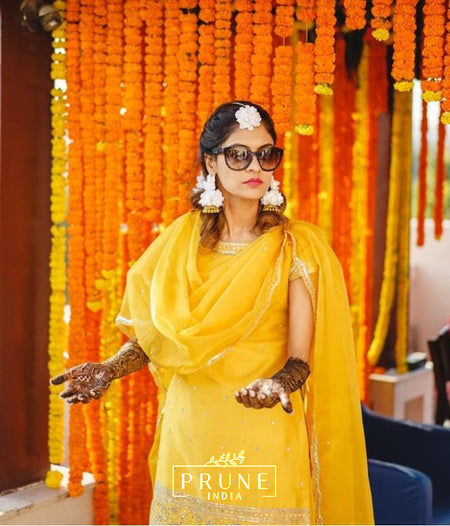 Bride in Set of Two - Four Flower Round Maang Tikka & Jhumki with Floral Kaanchain