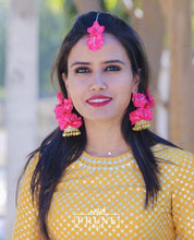 Bride in Set of Four - Maang Tikka , Jhumkie with Floral Kaanchain, Haath phool & Kaleere