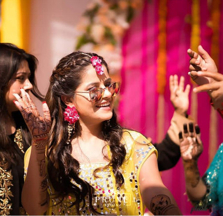 Bride in Basic Set - Maang Tikka, Earrings with Bead drop & Haath Phool