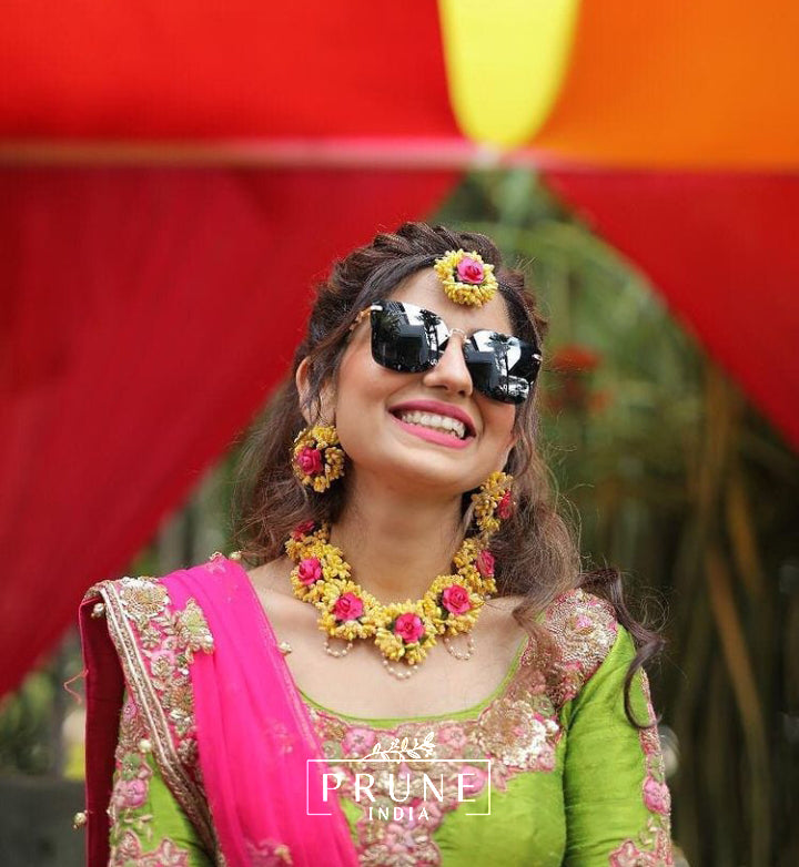 Set of Four - Maang Tikka, Earring, Choker & Haath Phool with Kaleere