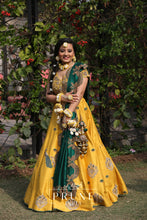 Set of Four - Maang Tikka, Five drop Earrings, Choker & Haath Phool (MT, 5DE, 3FC, HPK)