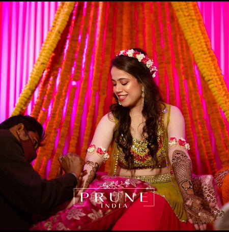Bride in Set of Two - Full Tiara & Bajubandh