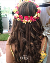 Bride in Basic Set - Full Tiara , Jhumkie & Haath Phool