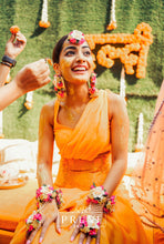 Bride in Basic Set - Maang Tikka, Jhumkie & Haath Phool