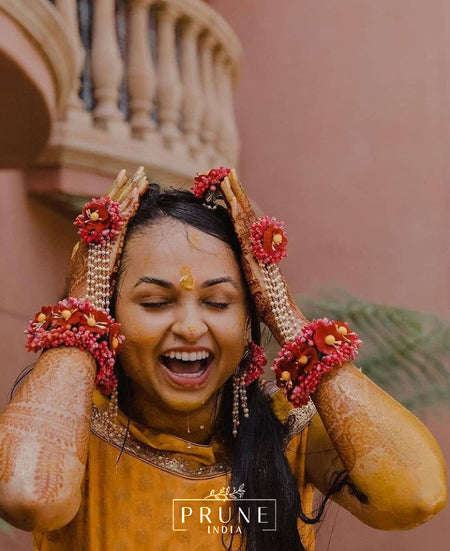 Bride in Basic Set - Maang Tikka, Earring & Haath Phool