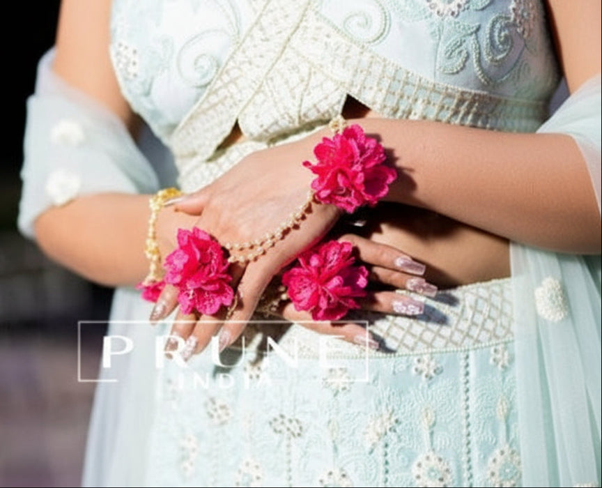Floral haath phool by Prune India