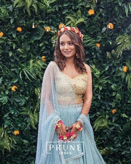 Bride in Basic Set - Full Tiara , Jhumkas & Haath Phool